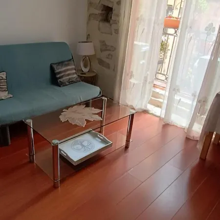 A 3' Playa Apartment *